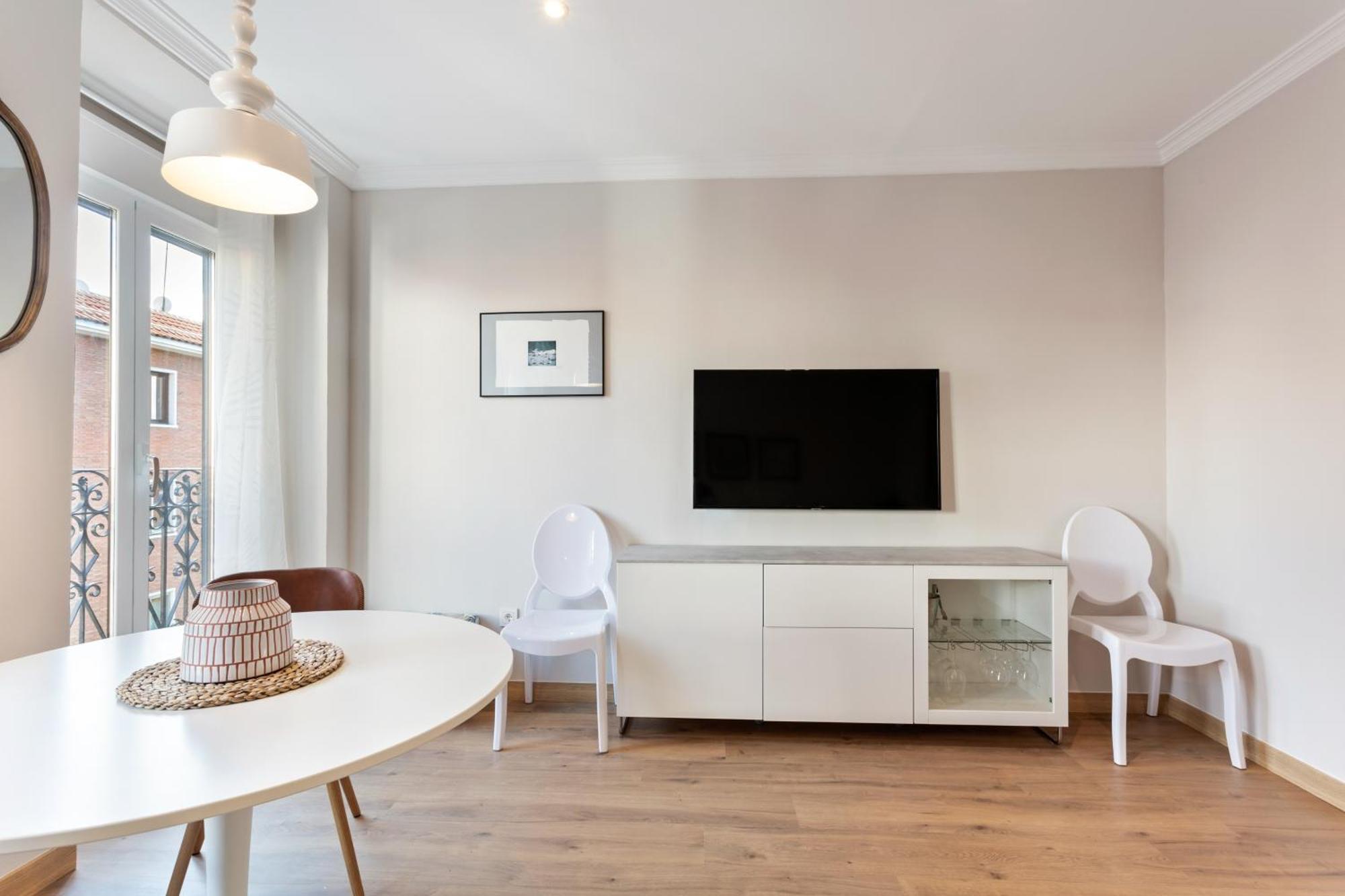 Apartamento Elegant 1 Bedroom In The Heart Of Centro Madrid